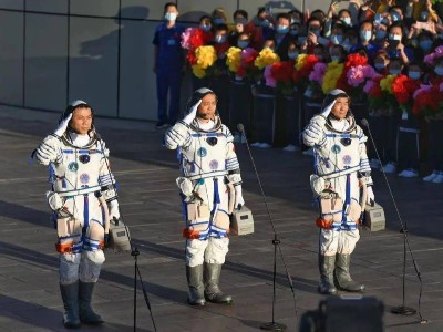 青岛空压机祝贺神州十二号载人飞船发射成功！